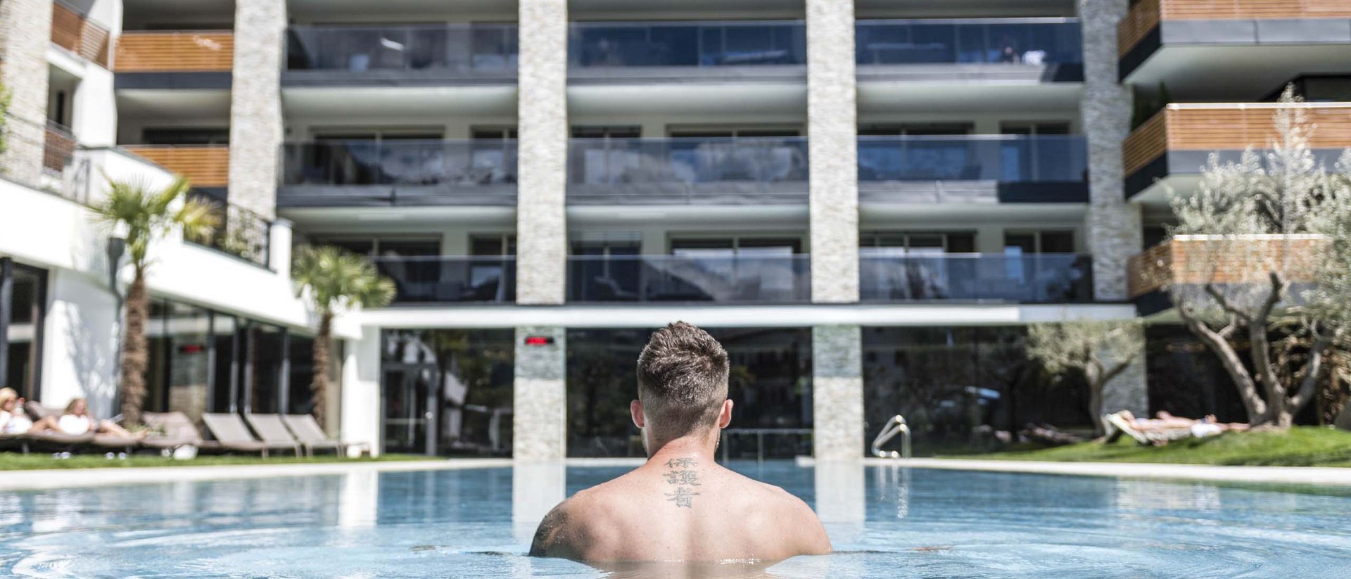 Ihr Hotel in Südtirol mit Infinitypool